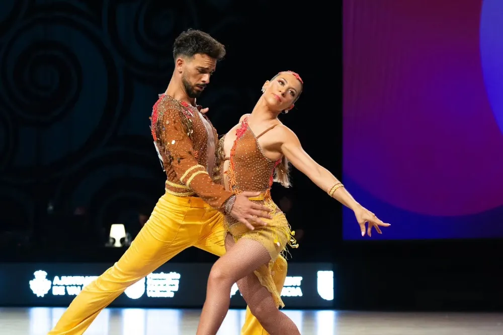 Héktor und Sara Tanzen